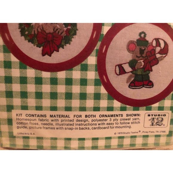 Vintage crewel Christmas craft kit - Picture 2 of 3